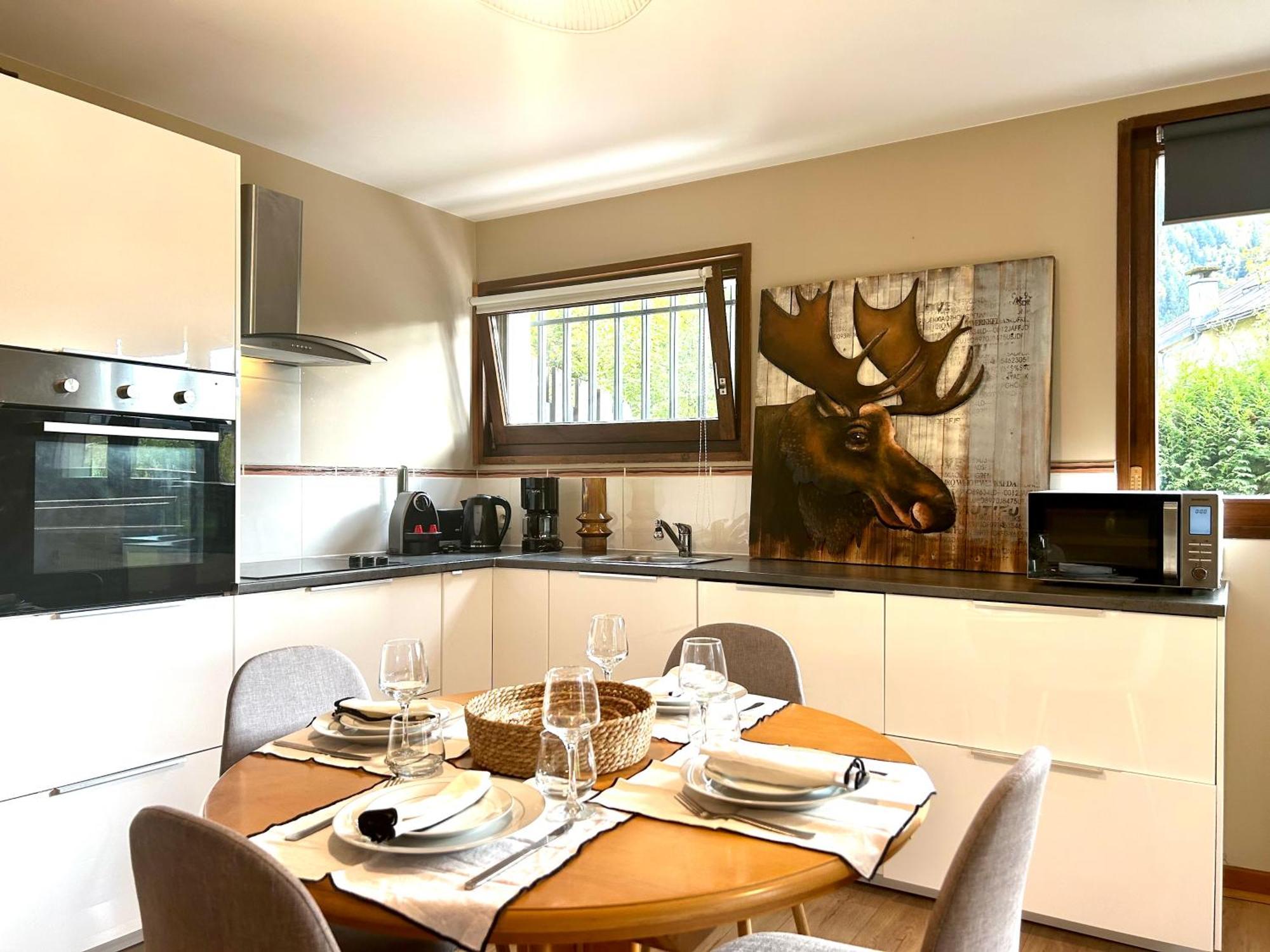Appartement Style Chalet Avec Grande Terrasse Et Parking Prive Chamonix Bagian luar foto