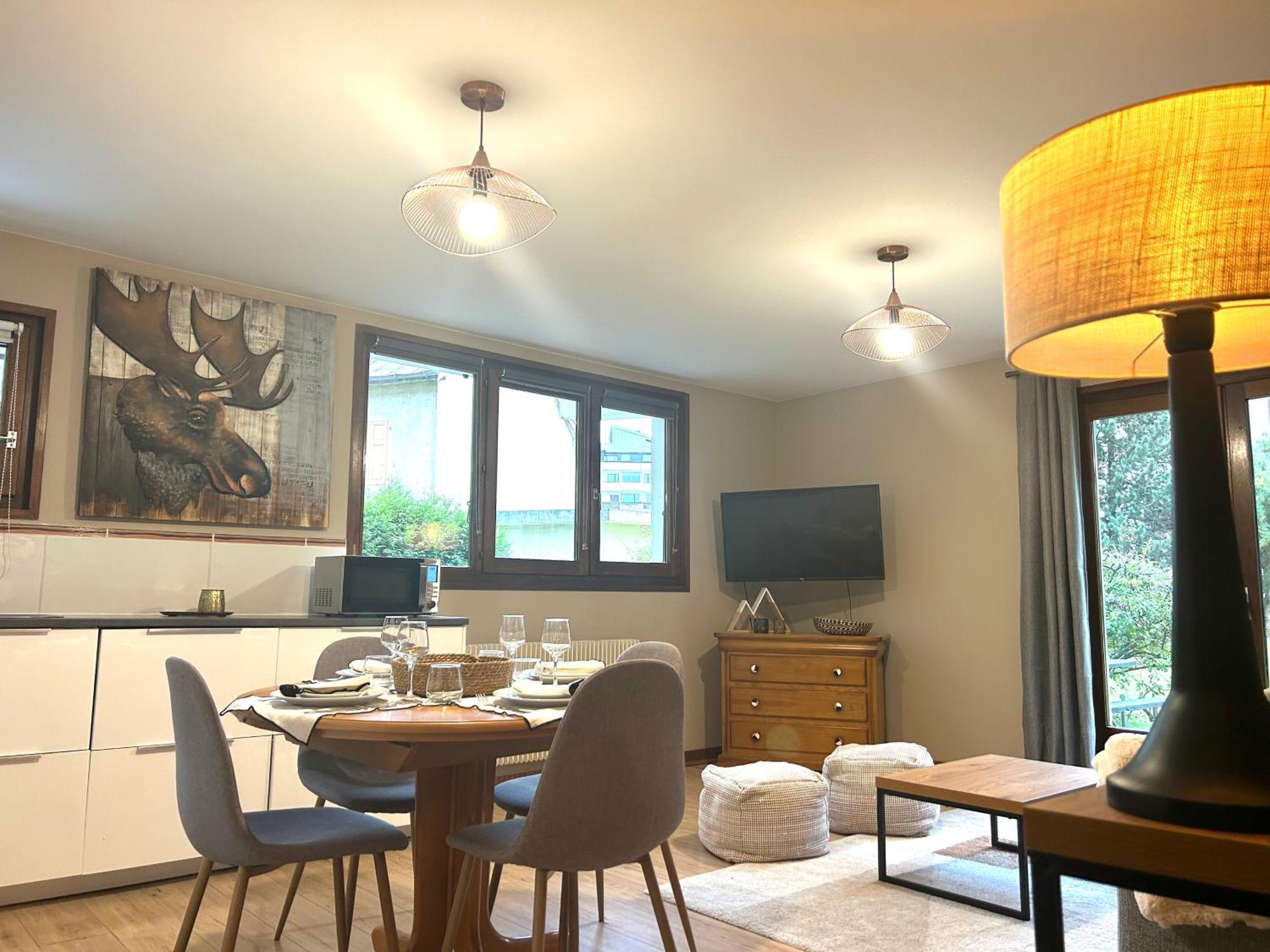 Appartement Style Chalet Avec Grande Terrasse Et Parking Prive Chamonix Bagian luar foto